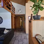 Chez Pewee, Beau Duplex En Ville, Parc Prive 아파트 Martigny