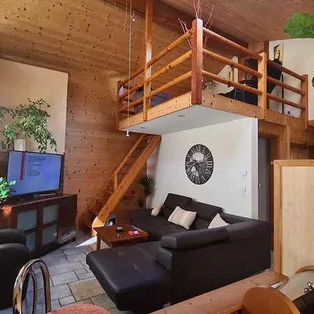 Chez Pewee, Beau Duplex En Ville, Parc Prive Martigny