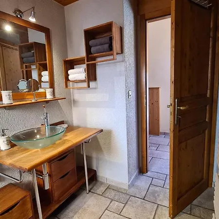 Chez Pewee, Beau Duplex En Ville, Parc Prive * Martigny