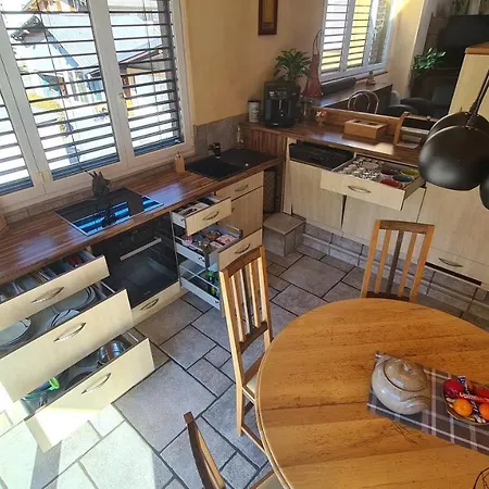 Chez Pewee, Beau Duplex En Ville, Parc Prive Martigny