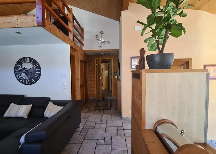 Chez Pewee, Beau Duplex En Ville, Parc Prive Apartamento Martigny