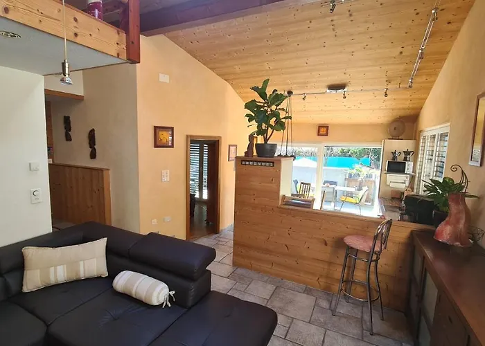 Apartamento Chez Pewee, Beau Duplex En Ville, Parc Prive Martigny