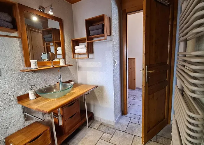 Chez Pewee, Beau Duplex En Ville, Parc Prive * Martigny