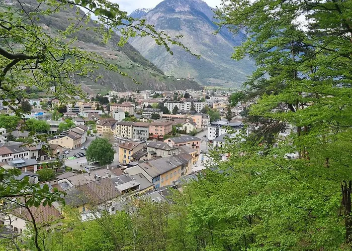 Apartamento Chez Pewee, Beau Duplex En Ville, Parc Prive Martigny