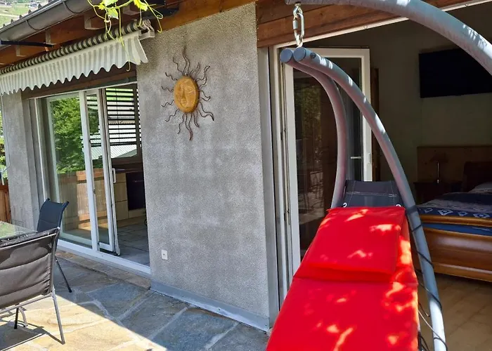 Chez Pewee, Beau Duplex En Ville, Parc Prive Apartamento Martigny